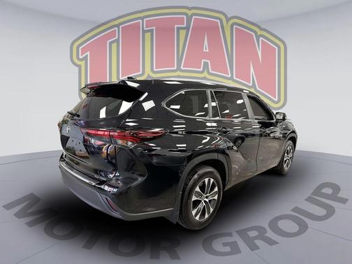 2025 Toyota Highlander XLE