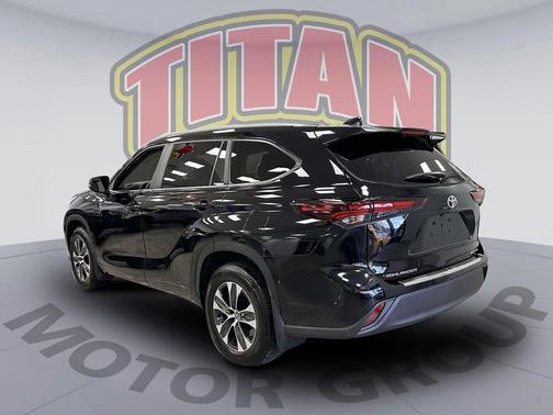 2025 Toyota Highlander XLE