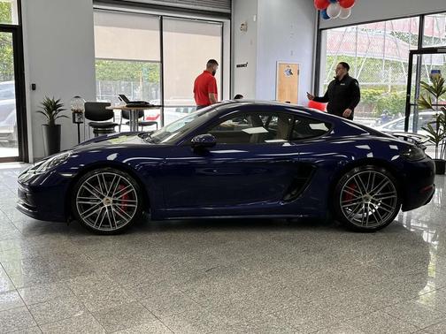 2023 Porsche 718 Cayman GTS 4.0