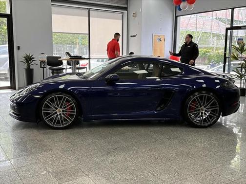 2023 Porsche 718 Cayman GTS 4.0