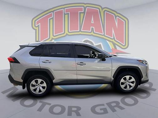 2022 Toyota RAV4 LE