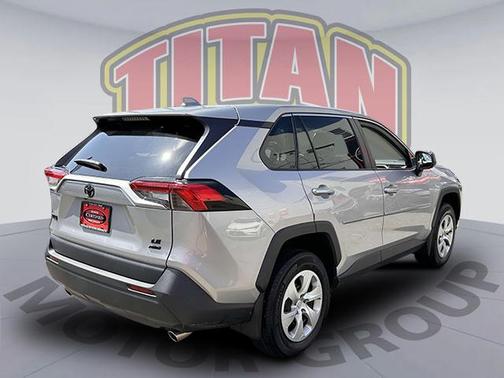 2022 Toyota RAV4 LE