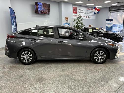 2022 Toyota Prius Prime LE