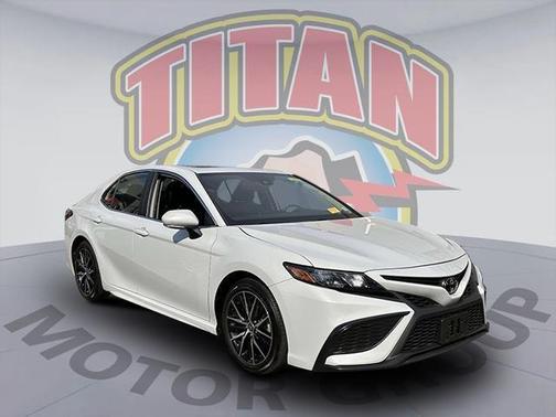 2024 Toyota Camry SE