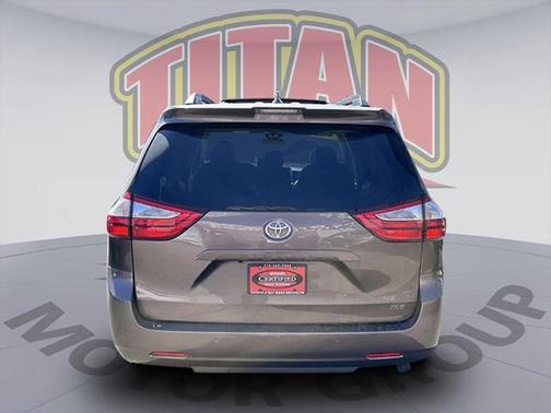 2018 Toyota Sienna XLE