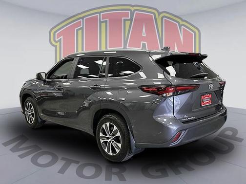 2025 Toyota Highlander Hybrid XLE