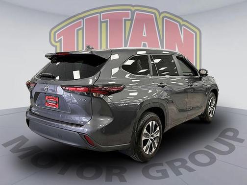2025 Toyota Highlander Hybrid XLE