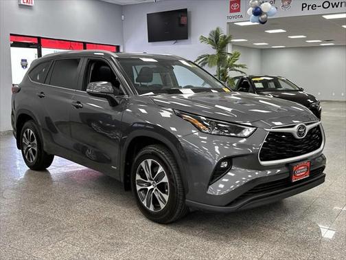 2025 Toyota Highlander Hybrid XLE