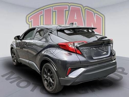 2022 Toyota C-HR XLE