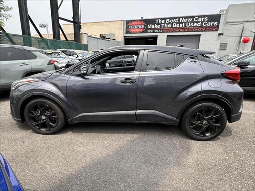 2022 Toyota C-HR XLE