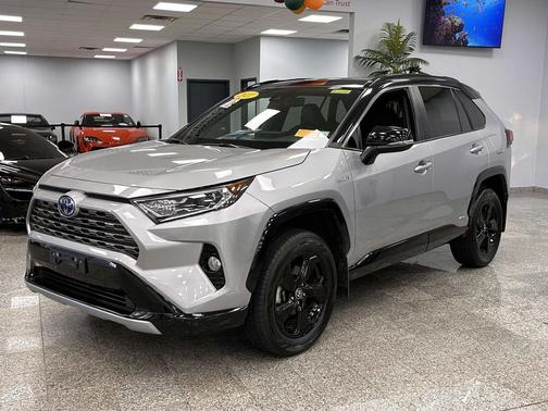 2021 Toyota RAV4 Hybrid SE