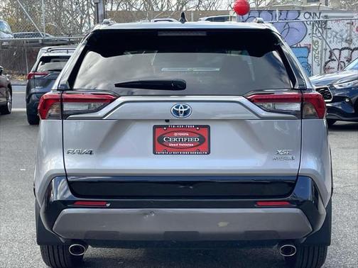 2021 Toyota RAV4 Hybrid SE