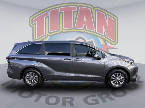 2024 Toyota Sienna LE