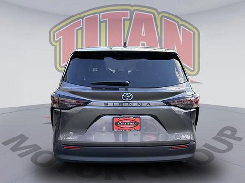 2024 Toyota Sienna LE