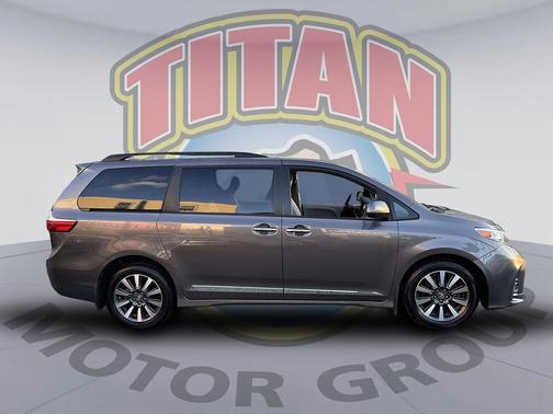 2019 Toyota Sienna XLE