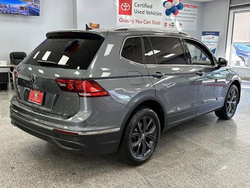 Platinum Gray Metallic 2024 Volkswagen Tiguan 2.0T SE 4MOTION