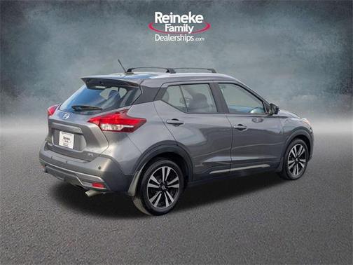2020 Nissan Kicks SR