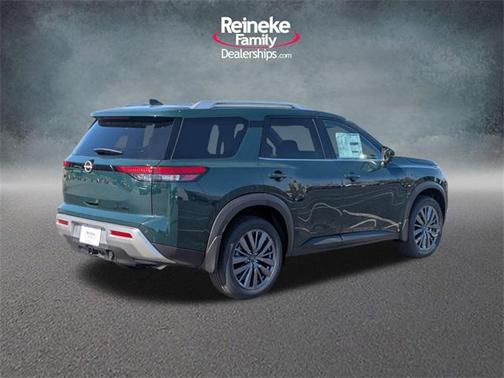 2025 Nissan Pathfinder SL 4WD