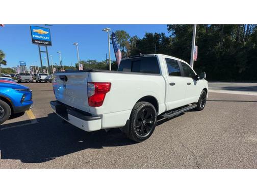 2024 Nissan Titan SV