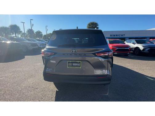 2022 Toyota Sienna XLE