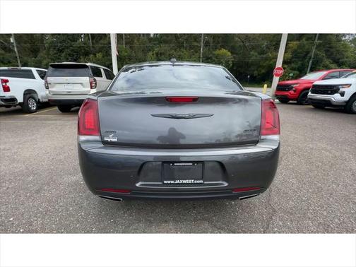 2023 Chrysler 300 Touring