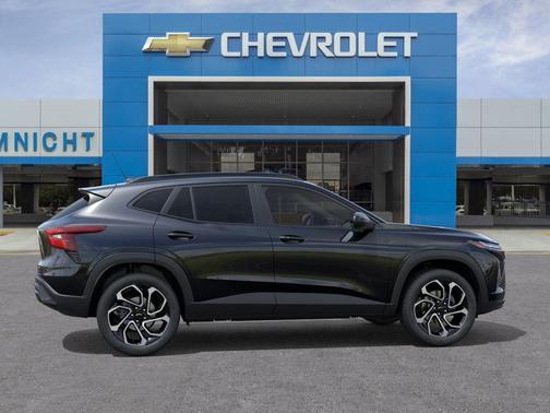 Mosaic Black Metallic 2026 Chevrolet Trax FWD 2RS