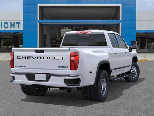 Polar White Tricoat 2026 Chevrolet Silverado 3500 High Country