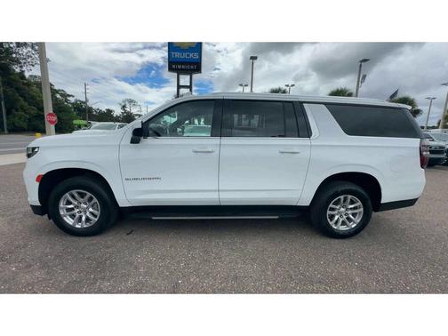 2023 Chevrolet Suburban LT