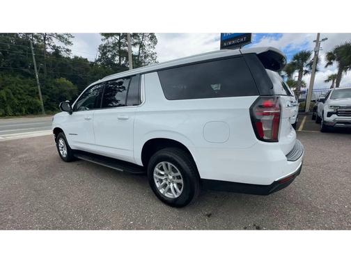 2023 Chevrolet Suburban LT