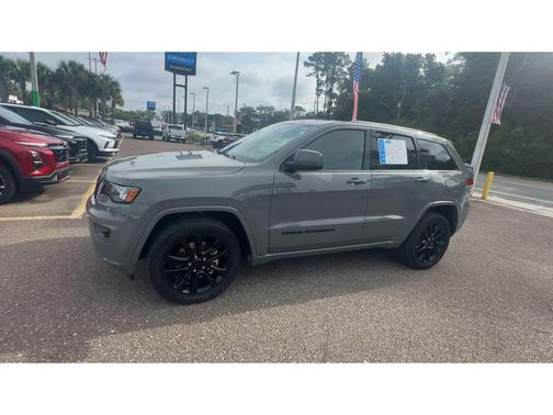 Sting-Gray Clearcoat 2021 Jeep Grand Cherokee Laredo