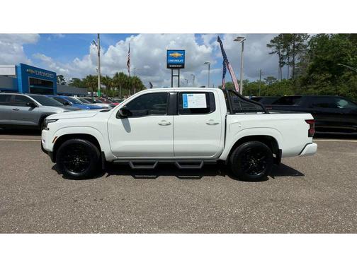 2023 Nissan Frontier SV