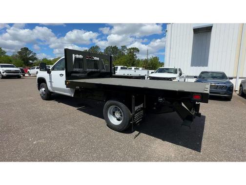 Summit White 2026 Chevrolet Silverado 3500 WT