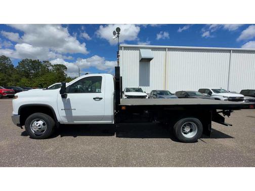 Summit White 2026 Chevrolet Silverado 3500 WT