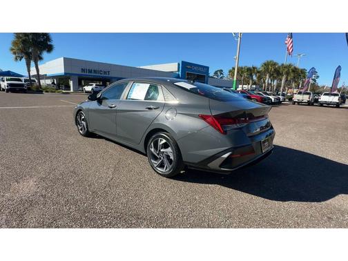 2025 Hyundai ELANTRA SEL