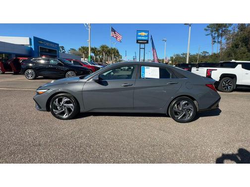 2025 Hyundai ELANTRA SEL