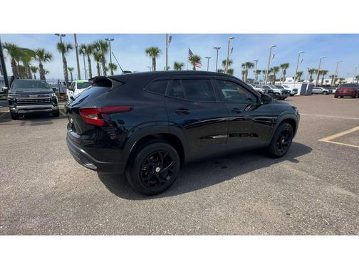 Mosaic Black Metallic 2025 Chevrolet Trax LS