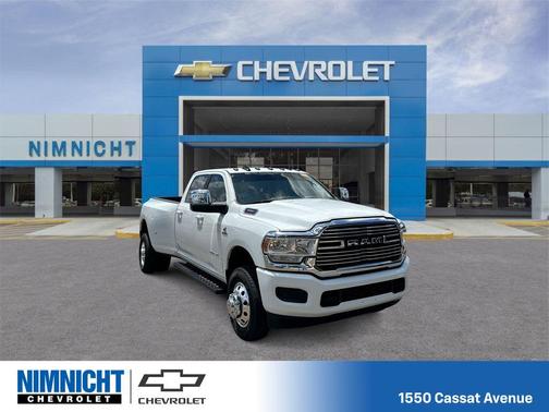 2023 RAM 3500 Laramie Crew Cab 4x4 8' Box