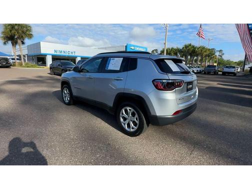 Silver Zynith Metallic Clearcoat 2024 Jeep Compass Latitude