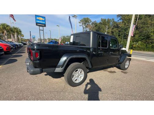 2022 Jeep Gladiator Sport S