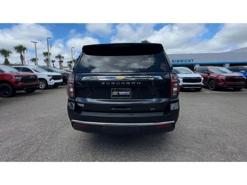 Dark Ash Metallic 2024 Chevrolet Suburban LT