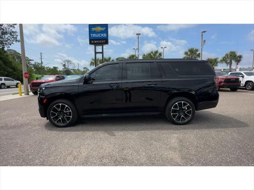 2023 Chevrolet Suburban RST