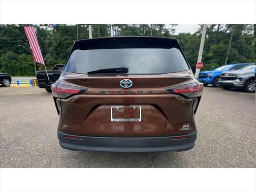 2022 Toyota Sienna XLE 7 Passenger