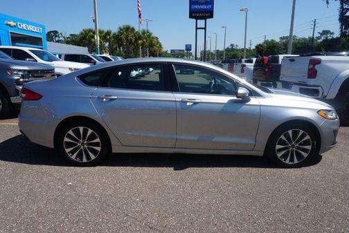 Photo 4 of 20 of 2020 Ford Fusion SE
