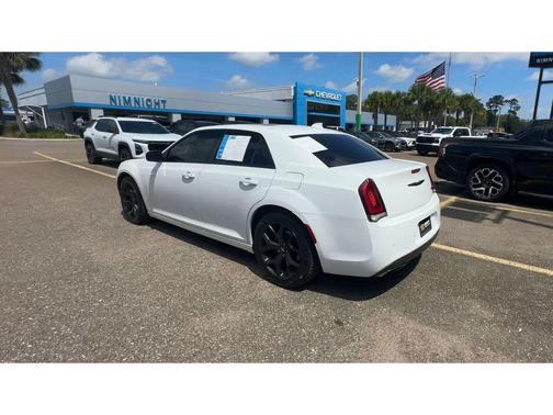 Bright White Clearcoat 2022 Chrysler 300 S