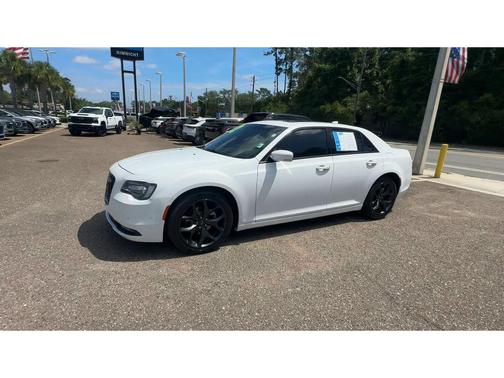 Bright White Clearcoat 2022 Chrysler 300 S