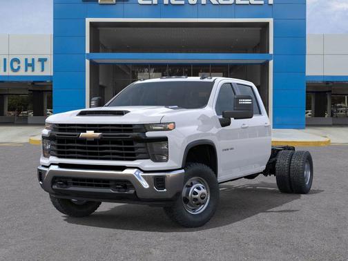 Summit White 2026 Chevrolet Silverado 3500 WT