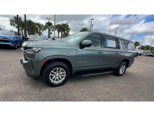 2024 Chevrolet Suburban LT