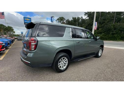 2024 Chevrolet Suburban LT