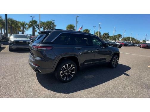 2022 Jeep Grand Cherokee 4xe Overland