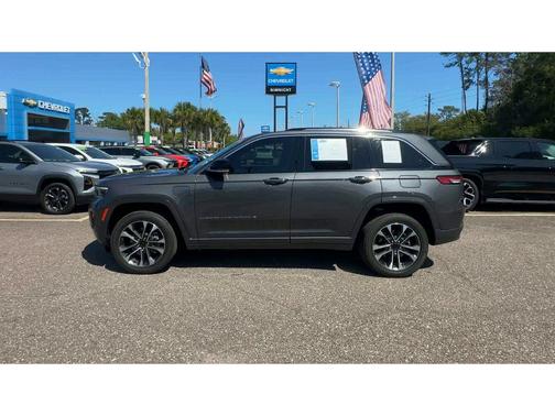 2022 Jeep Grand Cherokee 4xe Overland